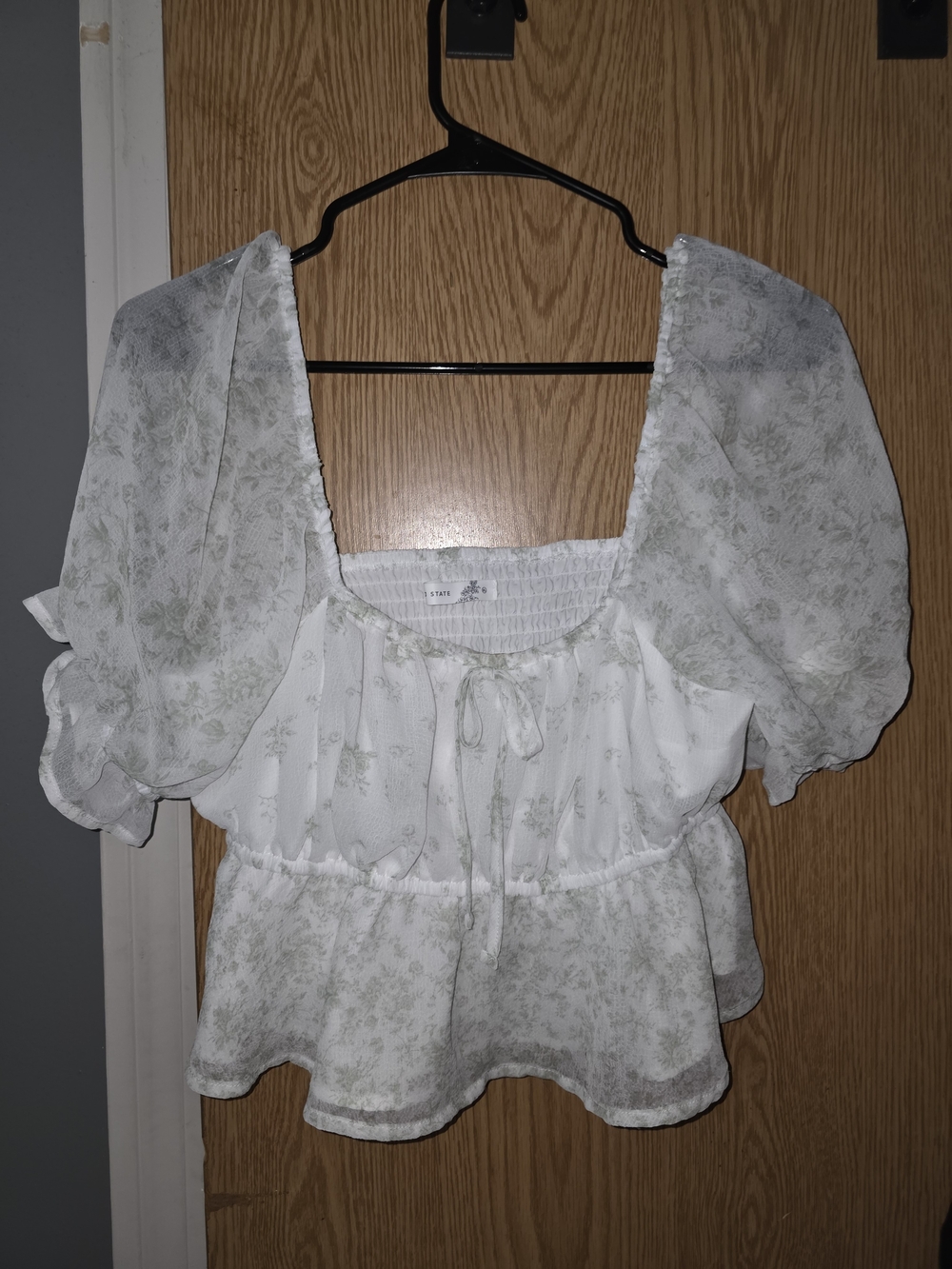 Altar'd State Floral Puff Sleeve Blouse White & Green Like New